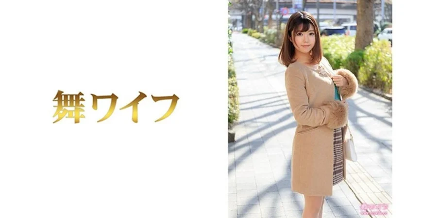 【9总全国探花】长相甜美粉衣妹子TP啪啪，调下情再洗澡舔弄特写口交，扣逼床边大力猛操呻吟娇喘